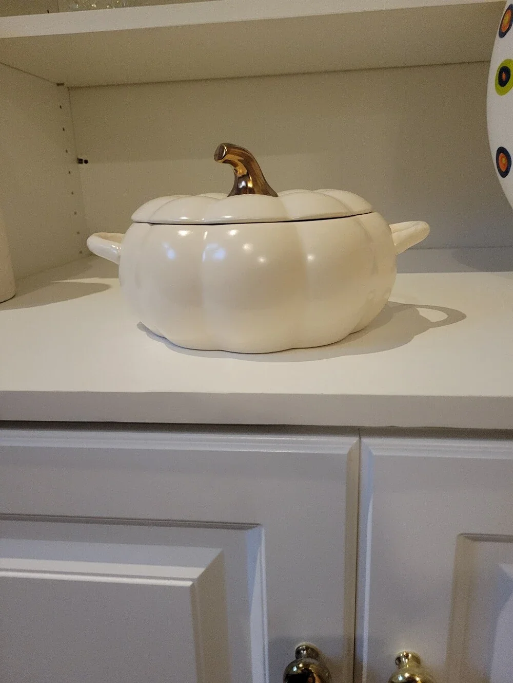 Pfaltzgraff Cream Ceramic Pumpkin Soup Tureen with Gold Stem Lid, 2 Qt